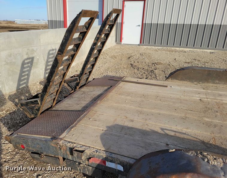 image for item EA2837 1999 LOAD TRAIL equipment trailer