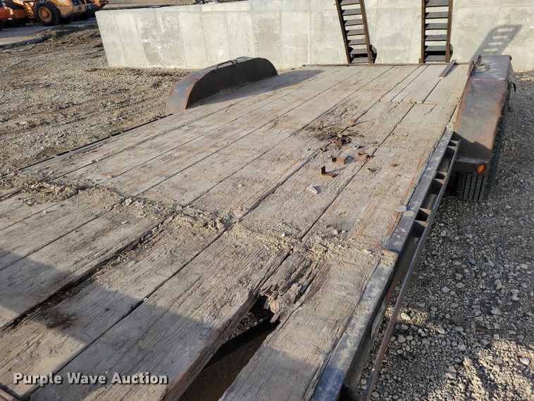 image for item EA2837 1999 LOAD TRAIL equipment trailer