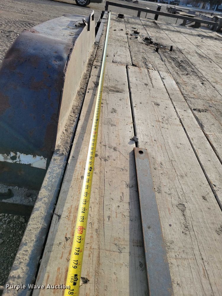 image for item EA2837 1999 LOAD TRAIL equipment trailer