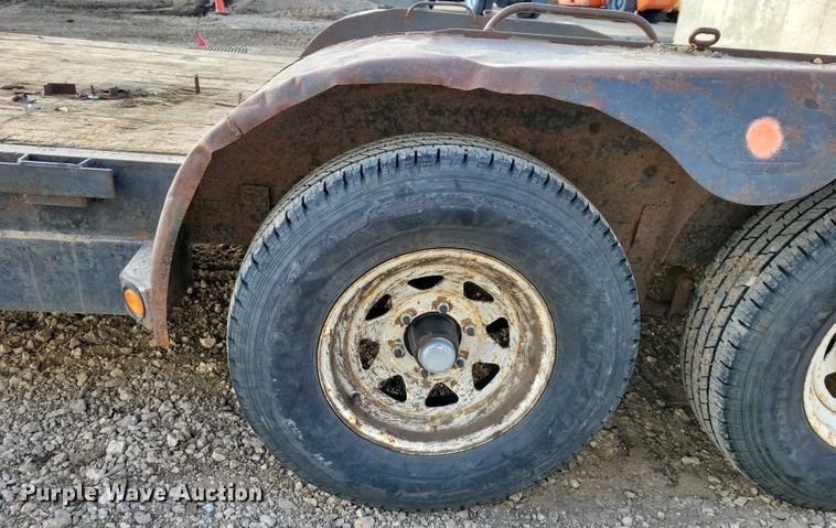 image for item EA2837 1999 LOAD TRAIL equipment trailer