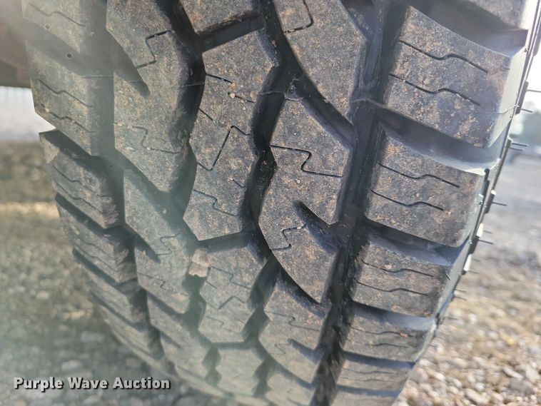 image for item EA2837 1999 LOAD TRAIL equipment trailer