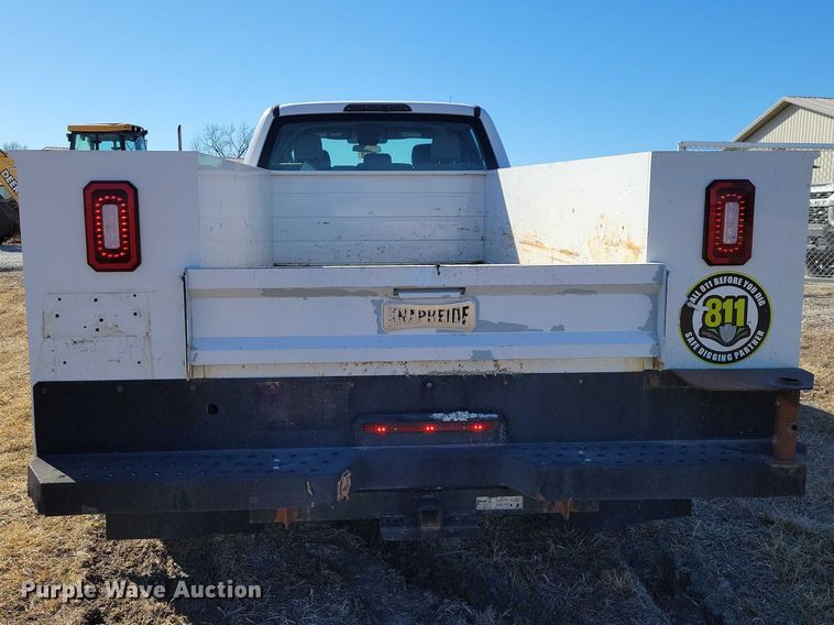 image for item EA2874 2019 Ford F550 utility / service truck