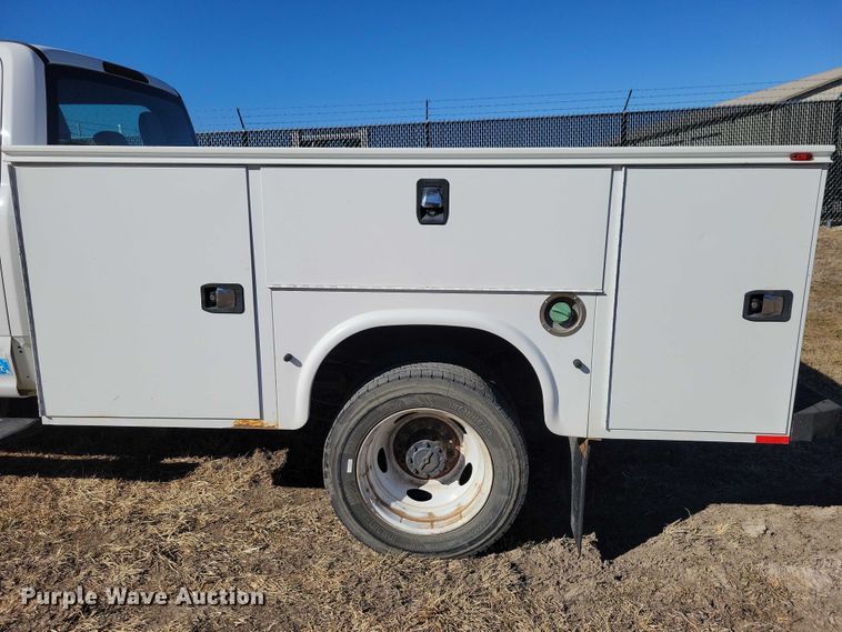 image for item EA2874 2019 Ford F550 utility / service truck