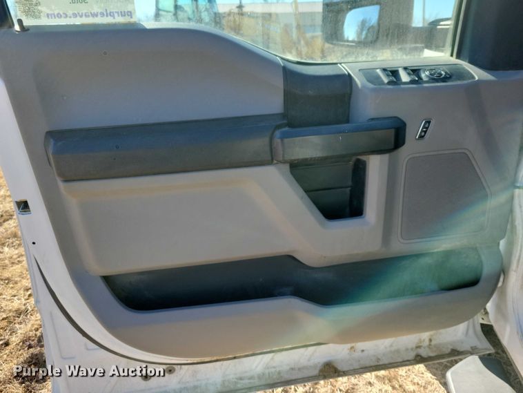 image for item EA2874 2019 Ford F550 utility / service truck