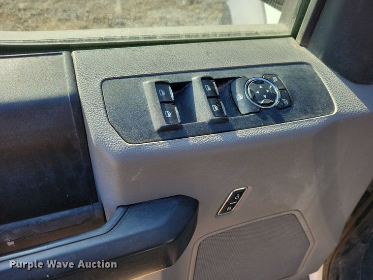 image for item EA2874 2019 Ford F550 utility / service truck