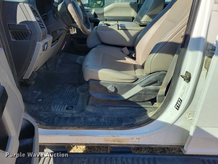 image for item EA2874 2019 Ford F550 utility / service truck