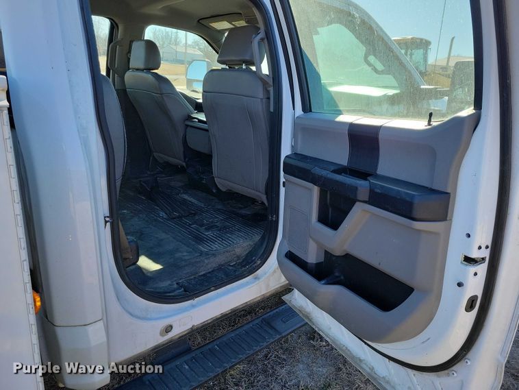 image for item EA2874 2019 Ford F550 utility / service truck