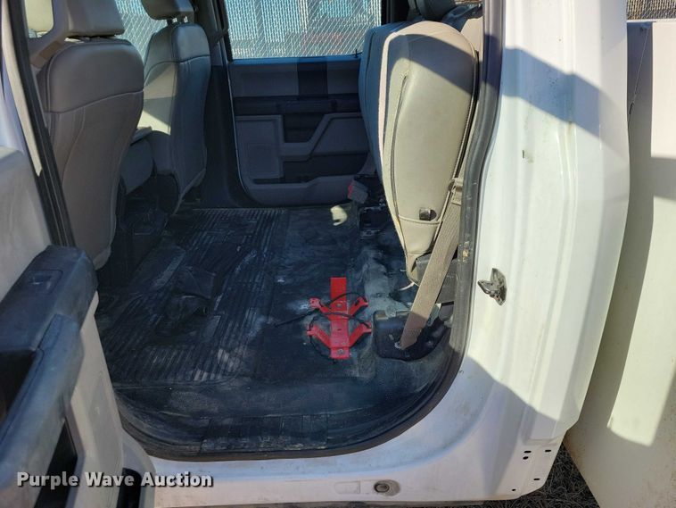 image for item EA2874 2019 Ford F550 utility / service truck