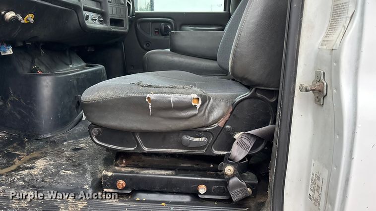 image for item EA4480 2005 GMC C7500 truck cab and chassis