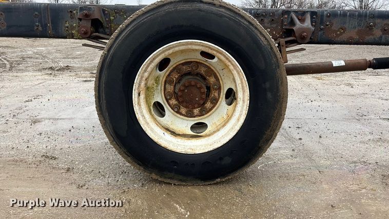 image for item EA4480 2005 GMC C7500 truck cab and chassis