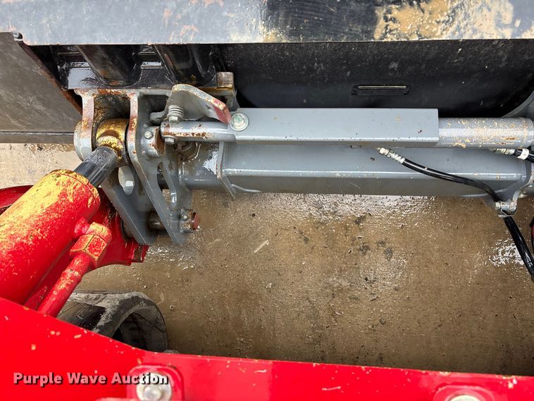 image for item EA4481 2022 Takeuchi TL12V2 tracked skid steer loader