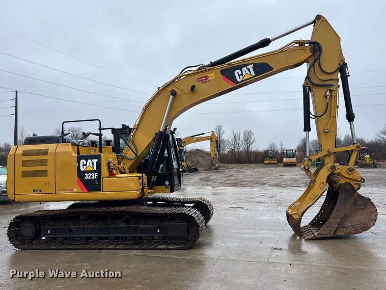 image for item EA4483 2017 Caterpillar 323FL excavator