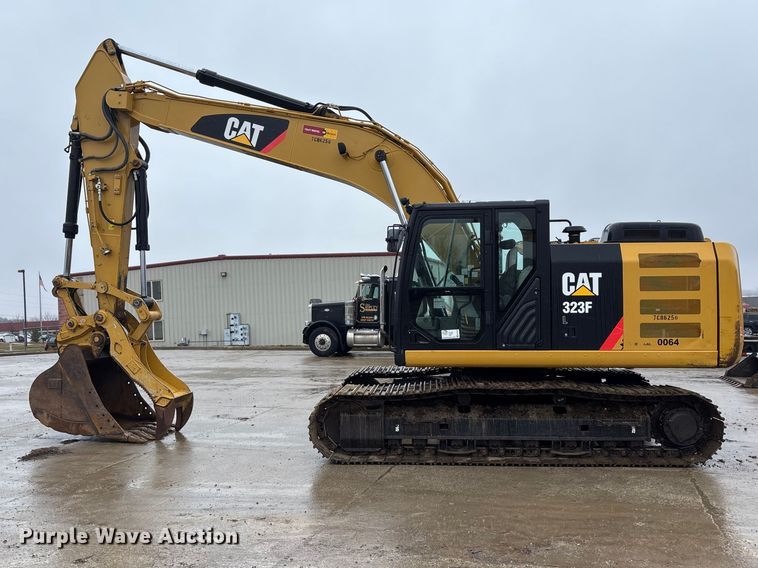 image for item EA4483 2017 Caterpillar 323FL excavator