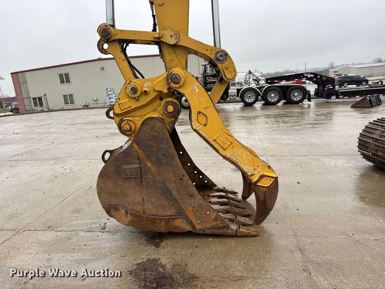 image for item EA4483 2017 Caterpillar 323FL excavator