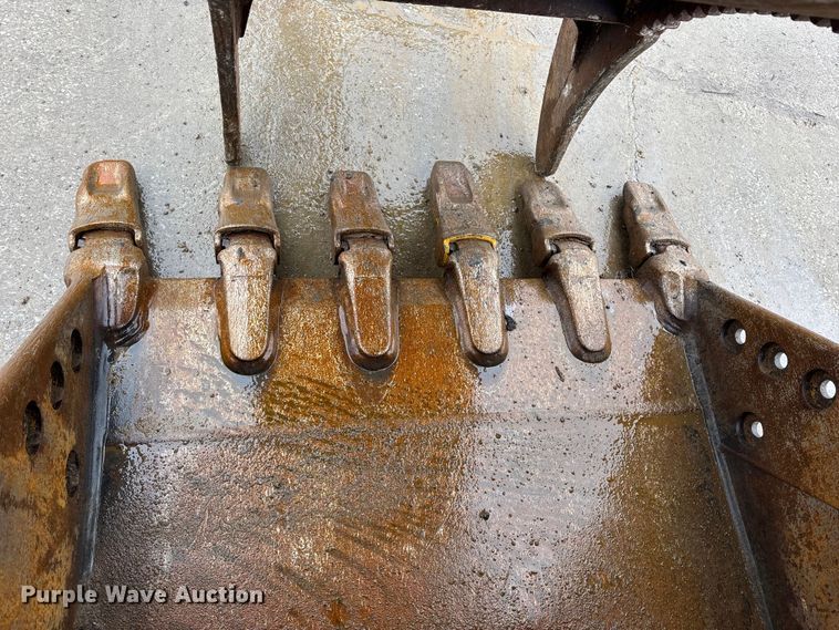 image for item EA4483 2017 Caterpillar 323FL excavator