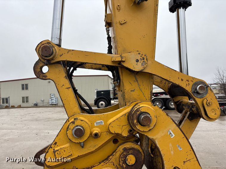 image for item EA4483 2017 Caterpillar 323FL excavator