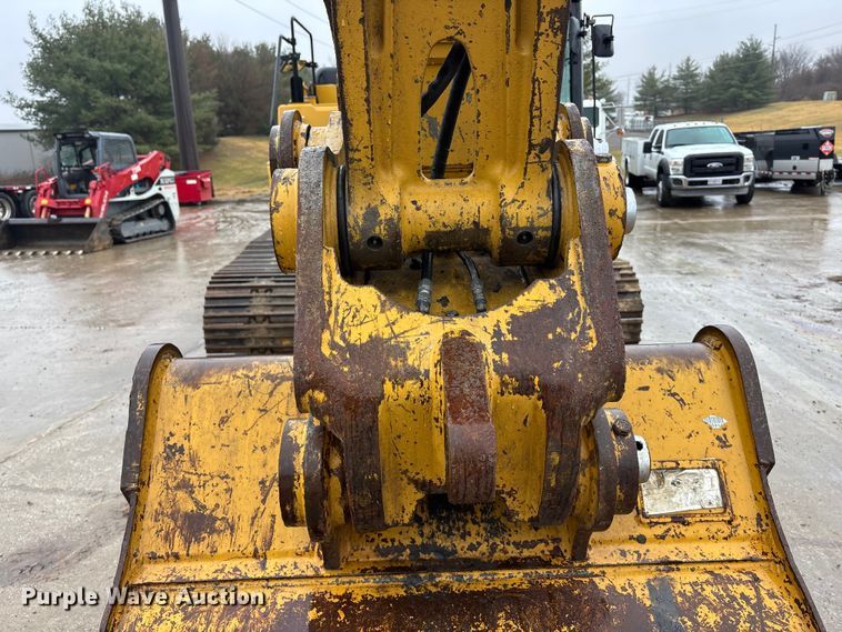 image for item EA4483 2017 Caterpillar 323FL excavator