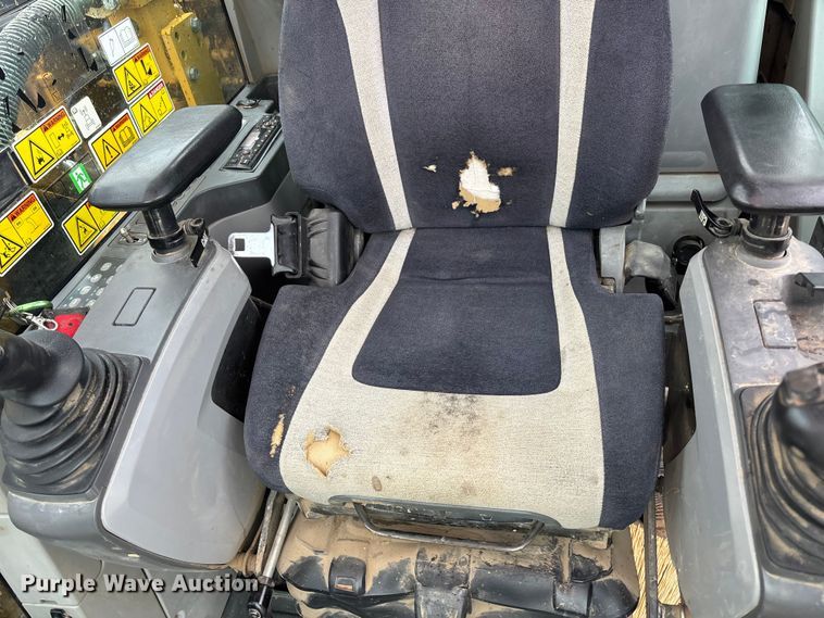 image for item EA4483 2017 Caterpillar 323FL excavator