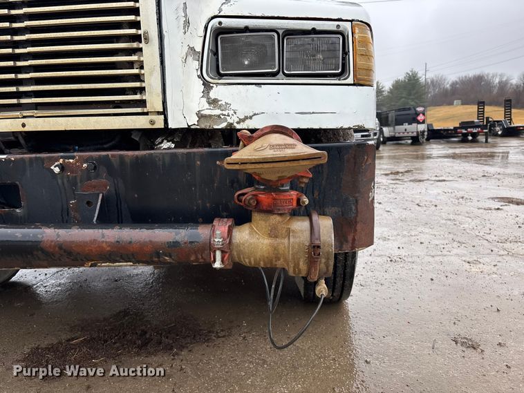 image for item EA4484 1989 Freightliner FLD120 water truck