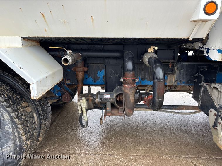 image for item EA4484 1989 Freightliner FLD120 water truck