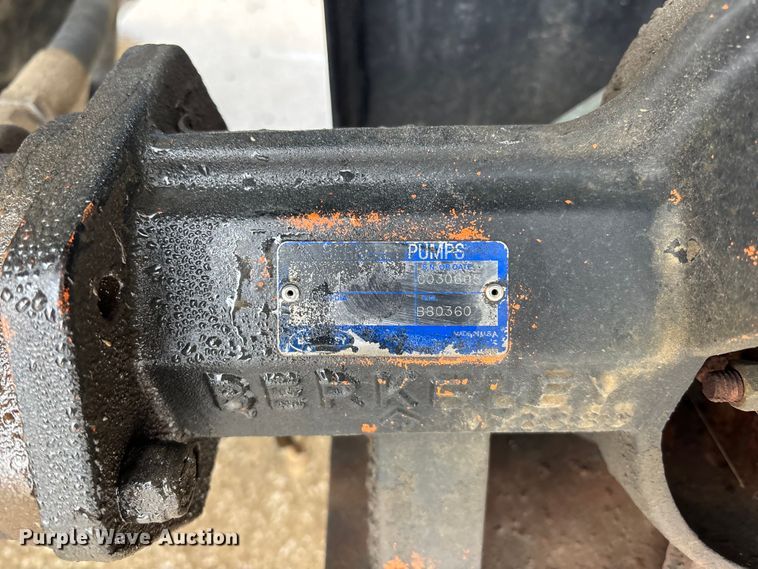 image for item EA4484 1989 Freightliner FLD120 water truck