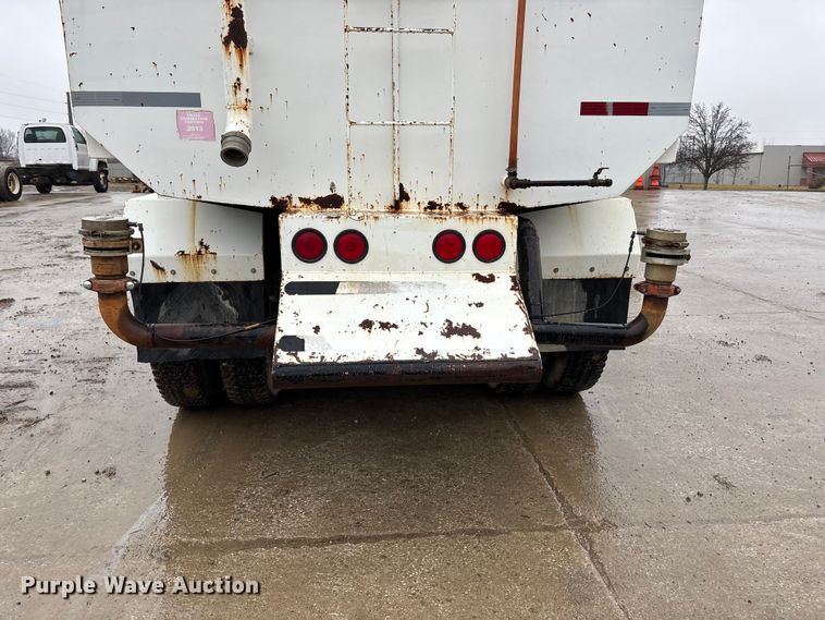 image for item EA4484 1989 Freightliner FLD120 water truck