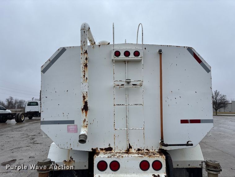 image for item EA4484 1989 Freightliner FLD120 water truck