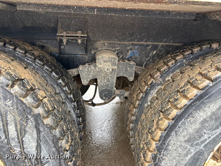 image for item EA4484 1989 Freightliner FLD120 water truck