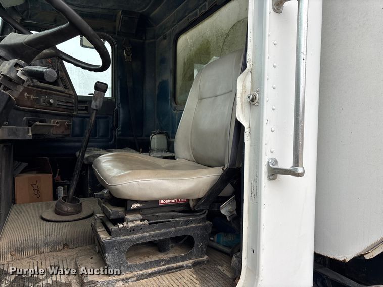 image for item EA4484 1989 Freightliner FLD120 water truck