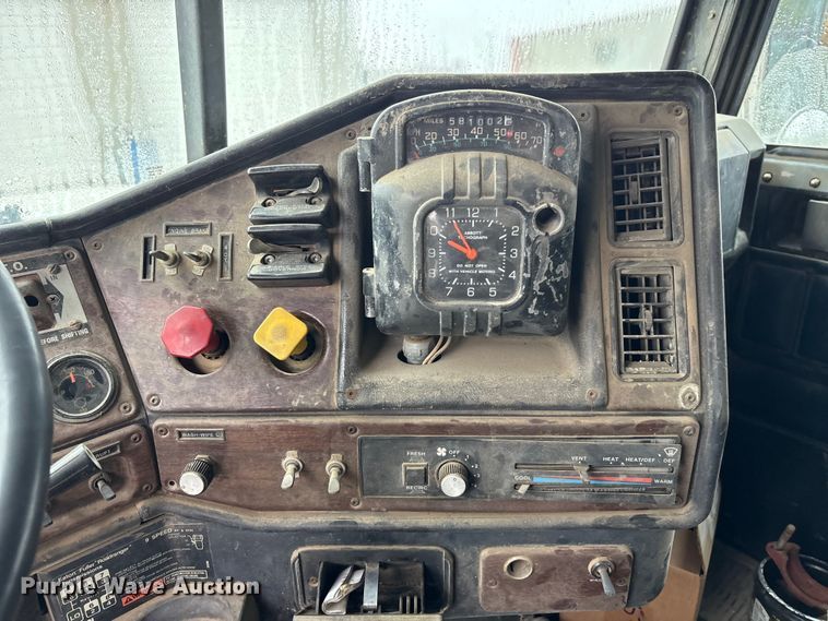 image for item EA4484 1989 Freightliner FLD120 water truck