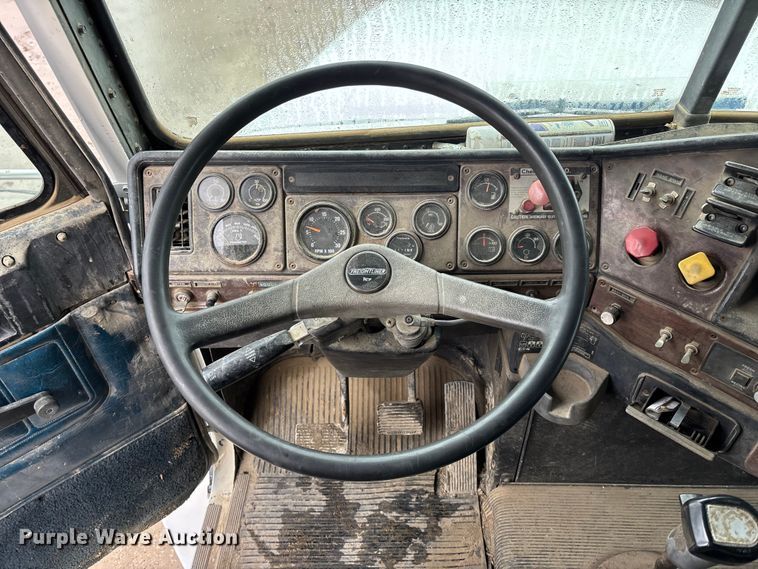 image for item EA4484 1989 Freightliner FLD120 water truck