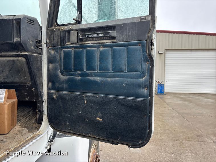 image for item EA4484 1989 Freightliner FLD120 water truck