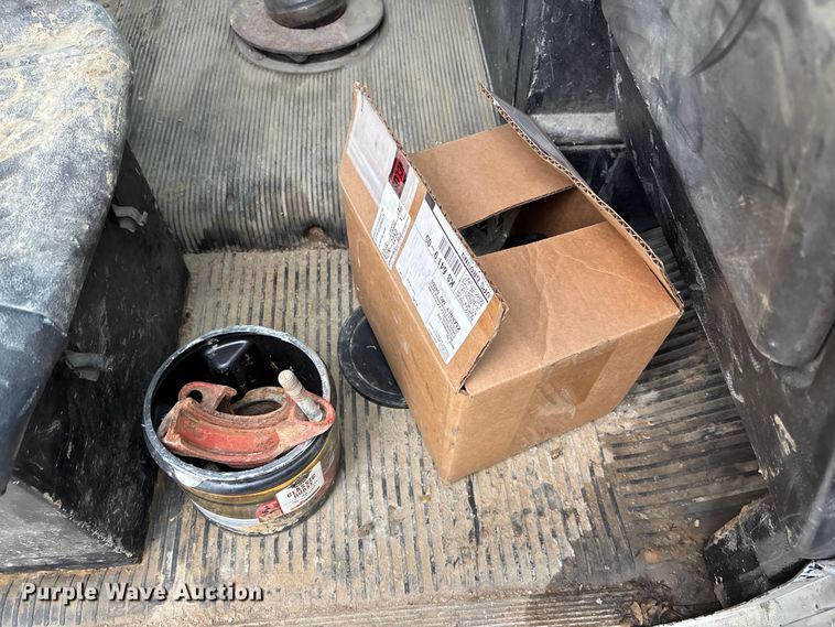 image for item EA4484 1989 Freightliner FLD120 water truck