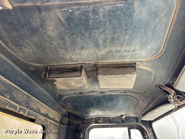 image for item EA4484 1989 Freightliner FLD120 water truck