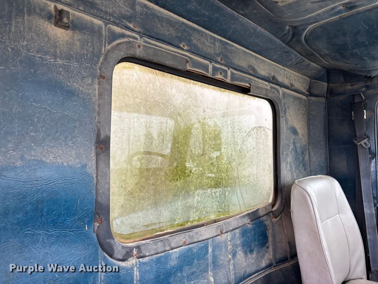 image for item EA4484 1989 Freightliner FLD120 water truck