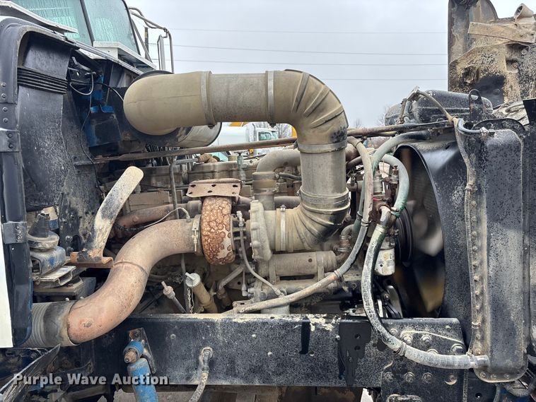 image for item EA4484 1989 Freightliner FLD120 water truck