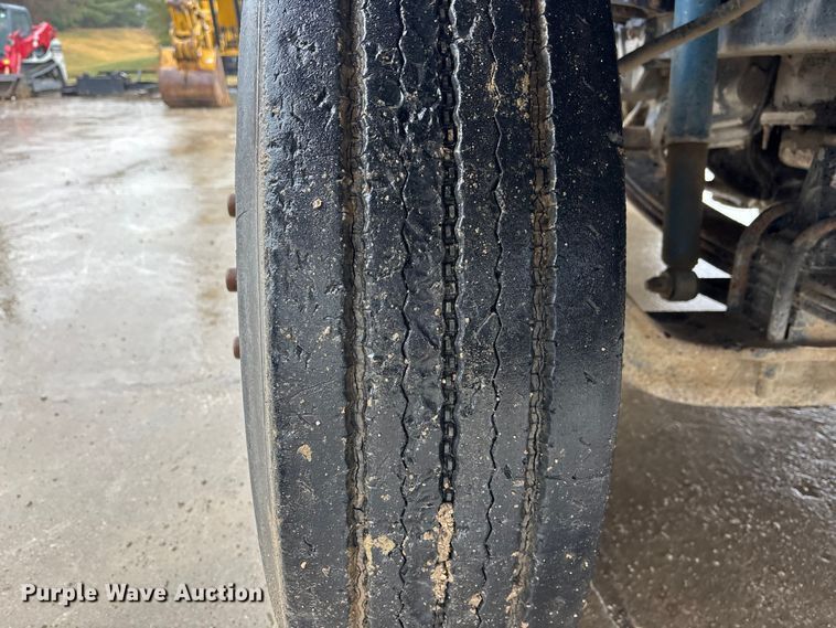 image for item EA4484 1989 Freightliner FLD120 water truck