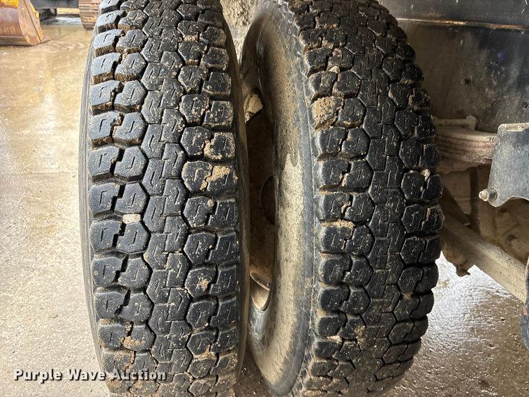 image for item EA4484 1989 Freightliner FLD120 water truck