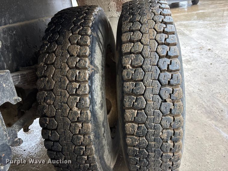 image for item EA4484 1989 Freightliner FLD120 water truck