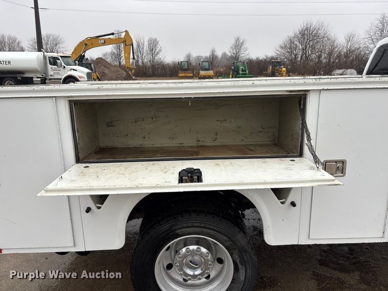 image for item EA4485 2012 Ford F550 utility / service truck