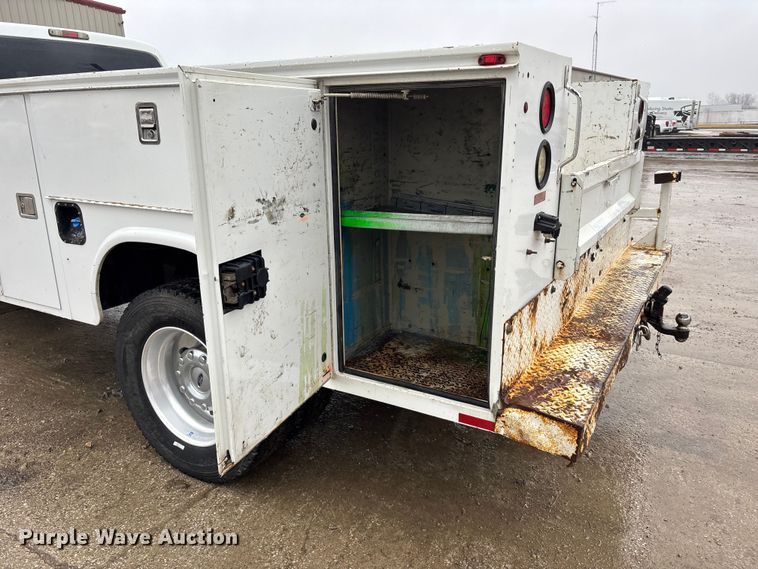 image for item EA4485 2012 Ford F550 utility / service truck