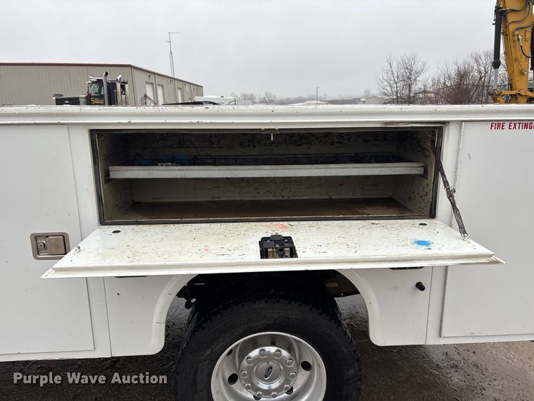 image for item EA4485 2012 Ford F550 utility / service truck