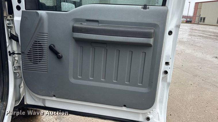 image for item EA4485 2012 Ford F550 utility / service truck