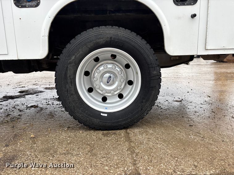 image for item EA4485 2012 Ford F550 utility / service truck