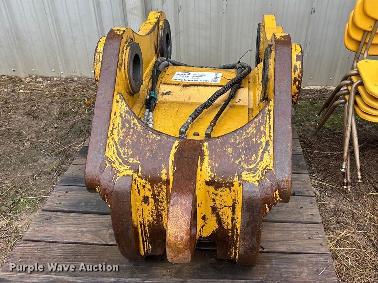 image for item EA4489 Caterpillar excavator quick attach