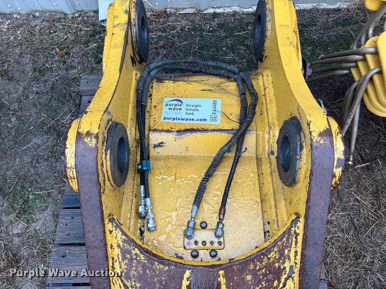 image for item EA4489 Caterpillar excavator quick attach