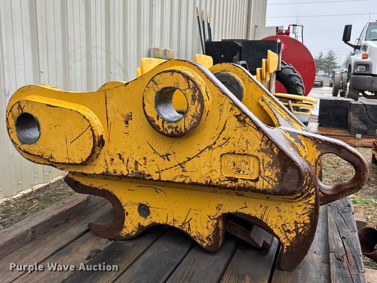 image for item EA4489 Caterpillar excavator quick attach