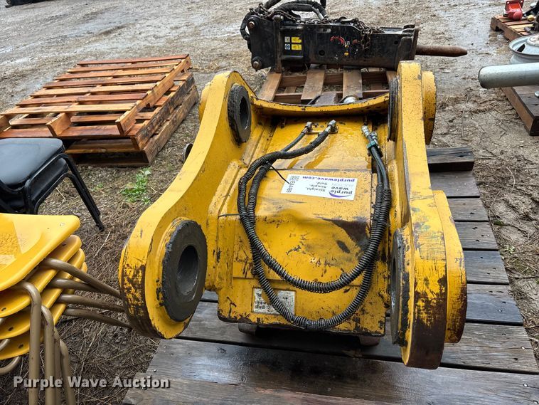 image for item EA4489 Caterpillar excavator quick attach