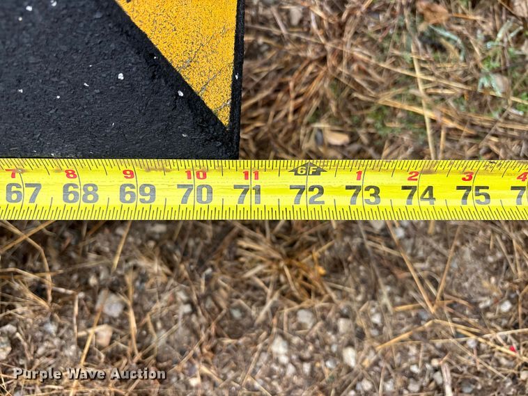 image for item EA4492 (8) Rubber curbs