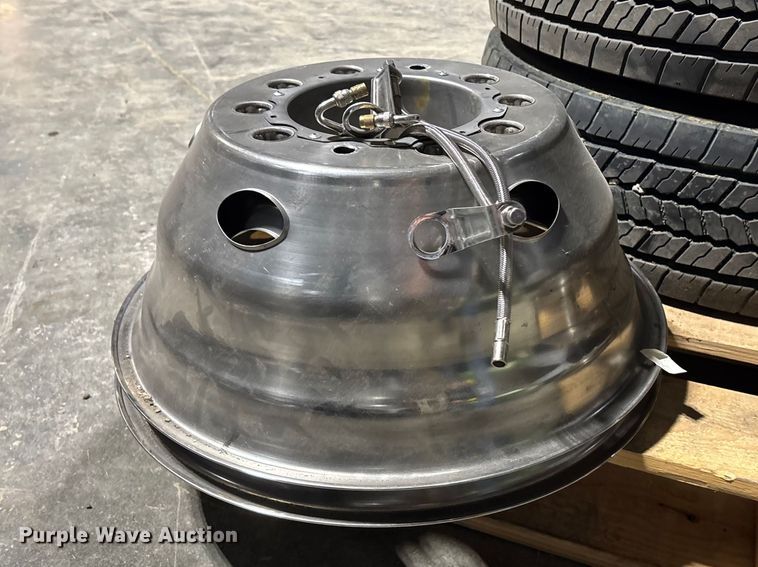 image for item EA4493 (6) 225/70R19.5 tires and wheels